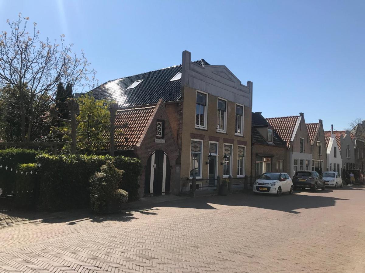 B&B Logeren Bij De Burgemeester Stad aan 't Haringvliet Exterior foto