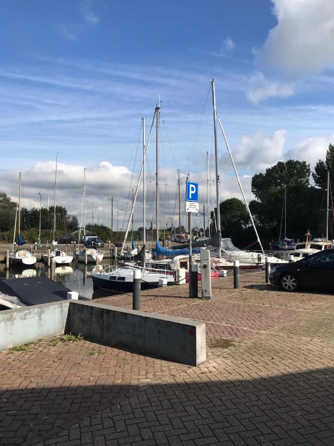 B&B Logeren Bij De Burgemeester Stad aan 't Haringvliet Exterior foto